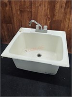 Utility sink