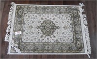 Lot #4697 - Verona 3ft x 5ft cream colored and