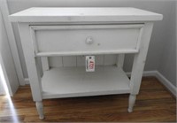 Lot #4721 - Pine single drawer nightstand with