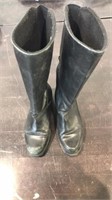Regence Comfort Ladies Boots Size 6