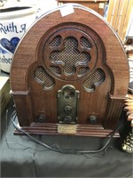 Antique Thomas Radio.