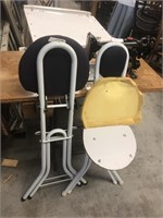2folding stools