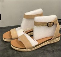 Tan Sandals Size 8.5