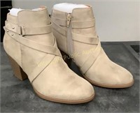 Clay Booties Size 7.5
