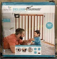 Summer Infant Deluxe Stairway Wood Gate Fits