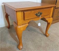 lamp table 27x23x20 H