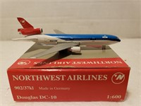 Model Plane: Northwest Airlines 1:600 Douglas DC-1