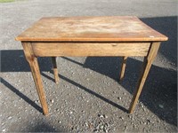 NICE WOODEN TABLE/DESK - GREAT DIY PROJECT