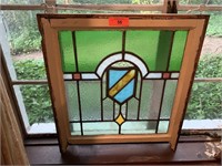 ANTIQUE STAINED GLASS WINDOW / SHIELD CREST