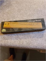 Old wooden cribbage board - Milton Bradley