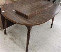 Oval Table w/ 2 Leaves