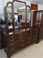 Stickley furniture 8 drawer and 3 mirror dresser