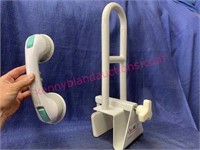 Tub grab bar & wall suction handle