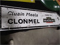 Magners/Clonmel roadside style direction sign
