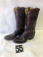 Cowboy boots Black Cherry size 9 1/2 or 10?