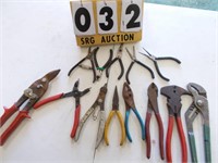 GROUPING OF PLIERS
