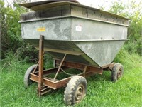 Hopper Tank on Truck Chassis Wagon