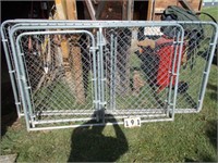 DOG KENNEL PANELS - 1 PANEL HAS A DOOR