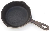 Made in U.S.A. No. 3 Cast Iron Egg Pan - 6 5/8",