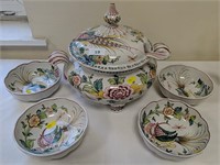 Portugese tureen & 4 bowls