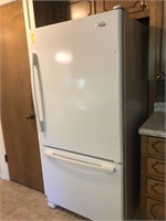 Whirlpool Gold Refrigerator w/Bottom Freezer