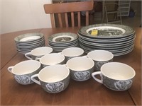 Set of 'The Old Curiosity Shop' China Dishes
