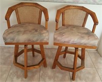 814 - PAIR OF ACCENT CHAIRS