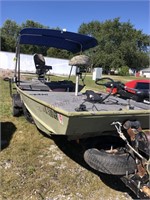 Lowe 16' Flat Bottom Fishing Boat w/25 hp motor