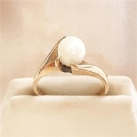 10K Gold Ring with Pearl