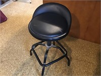 Work bench stool w/adjustable height