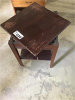 ROTATING TOP WOODEN TABLE