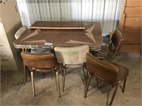 KITCHEN TABLE WITH 5 CHAIRS AND LEAF