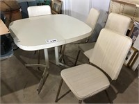 KITCHEN TABLE & 4 CHAIRS