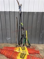 Trimmers, Mall, Pry Ban, Snow fence