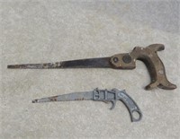 2 keyhole saws