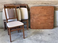 4 Folding wood chairs and table