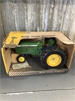 Scale Models Row Crop Tractor in box, 1:16, green,