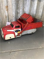 Wyandotte dump truck (red), 13"L