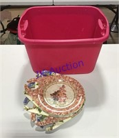 10 Melamine Plates and tote