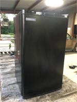 Like New Counter Top Refrigerator