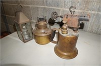 Brass torch & 2 lamps