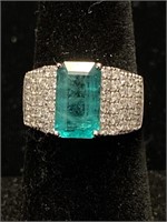 18K WHITE GOLD EMERALD AND DIAMOND RING