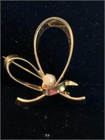 GOLD BOW WITH PEARL TYPE BROOCH