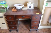 Knee Hole Desk & Contents