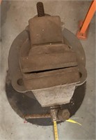Vise and stand (needs repair)