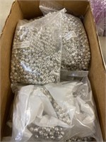 Box of 6 mm rose beads