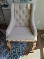 UPHOLSTERED CHAIR