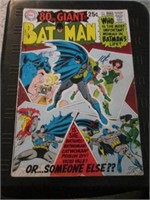 Vtg DC Batman No. 208 Comic Book 25 Cents