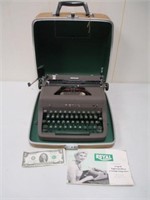 Vintage Royal Quiet De Luxe Manual Typewriter