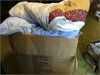 Box w/ 4 pillows & machined quilt